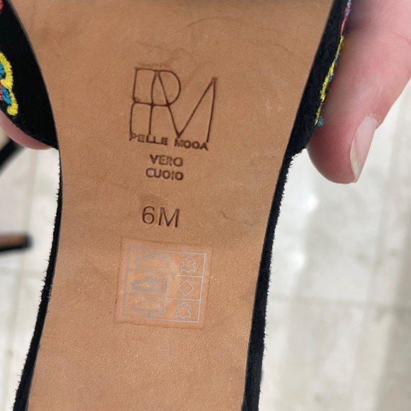 PELLE MODA {6M} Sandal Heels Embroidered FloralBlack Suede Open Toe Kitten Heel - Picture 10 of 10